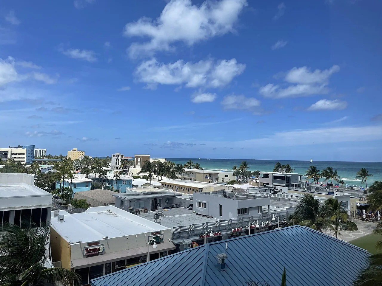 Commercial Roofing Contractors in Hollywood, FL