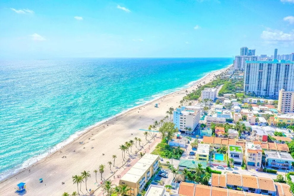 Hollywood, Florida shoreline and buildings